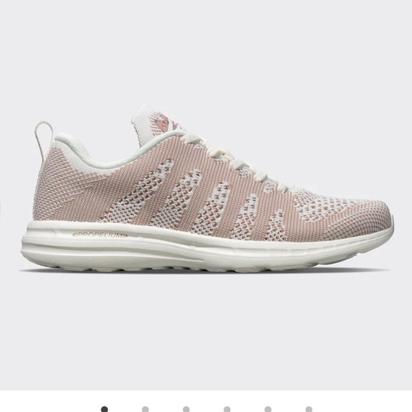 APL Women’s TechLoom Pro Athletic Sneaker in Light Pink Size 8 - Picture 1 of 9
